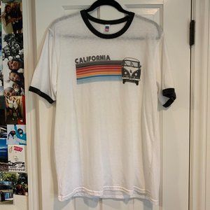 CALIFORNIA RAINBOW GRAPHIC TEE